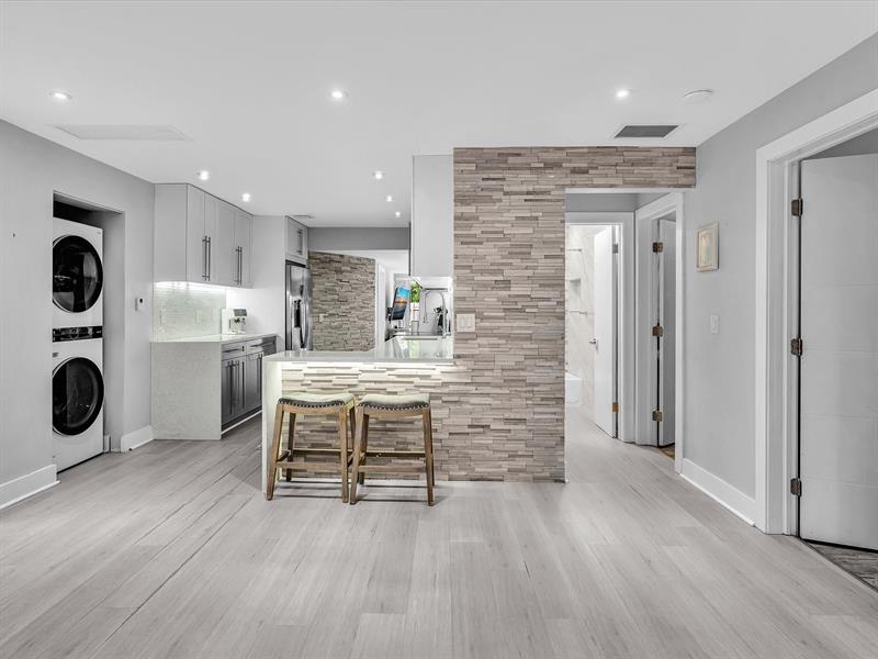 Image 8 of 47 For 81 47th Ct  