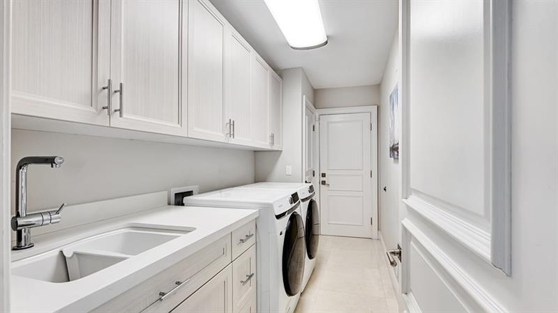 Image 29 of 78 For 2593 9 Street