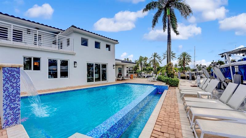 Image 46 of 78 For 2593 9 Street