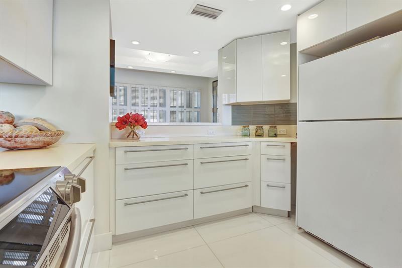 Image 11 of 20 For 2000 Ocean Dr 609