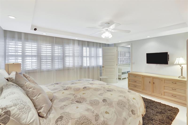 Image 13 of 20 For 2000 Ocean Dr 609