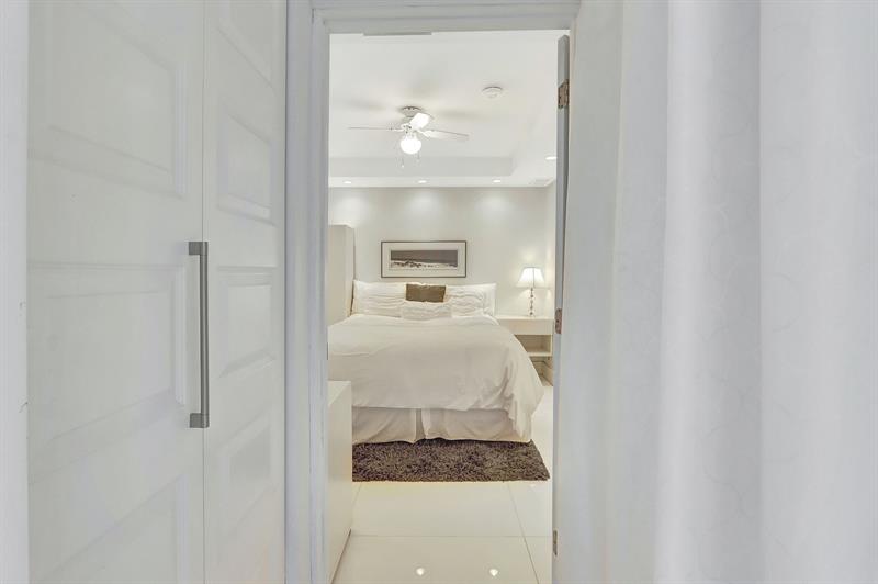 Image 18 of 20 For 2000 Ocean Dr 609