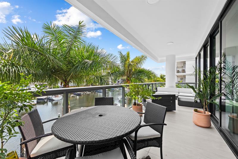 Image 23 of 31 For 60 Hendricks Isle  301