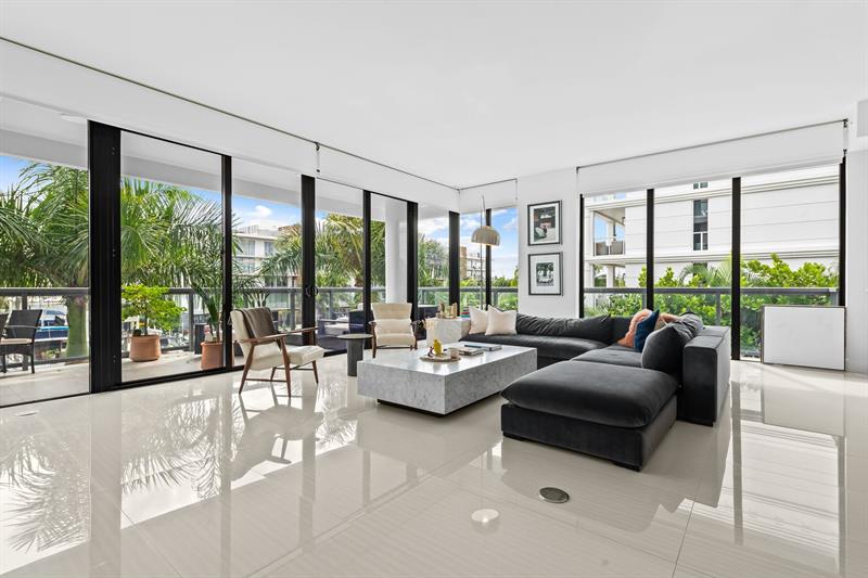 Image 7 of 31 For 60 Hendricks Isle  301