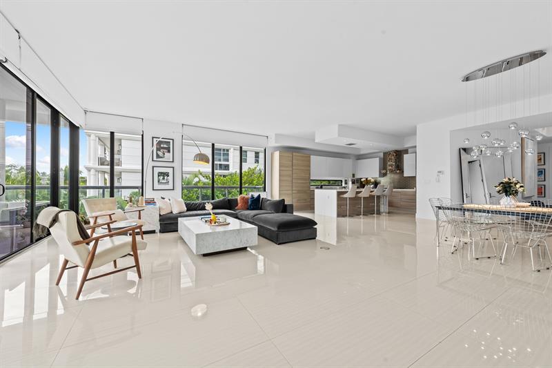 Image 8 of 31 For 60 Hendricks Isle  301