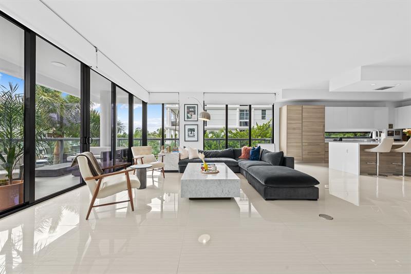 Image 9 of 31 For 60 Hendricks Isle  301