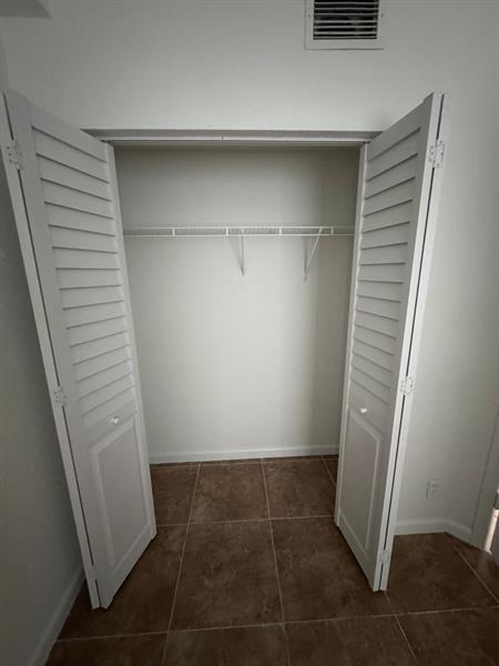 Image 3 of 9 For 1161 Golden Lakes Blvd