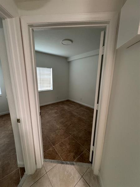 Image 4 of 9 For 1161 Golden Lakes Blvd