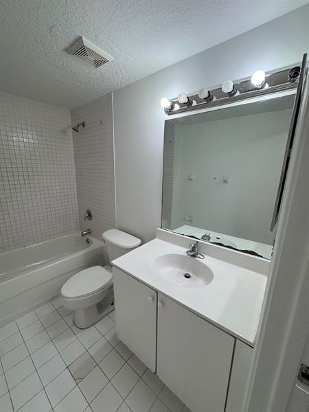 Image 5 of 9 For 1161 Golden Lakes Blvd