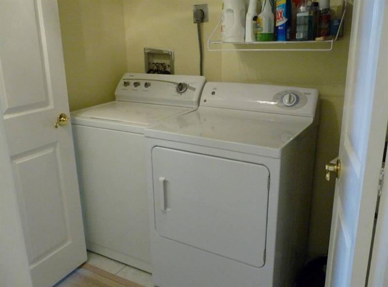 Image 16 of 21 For 1202 Lake Dr  502