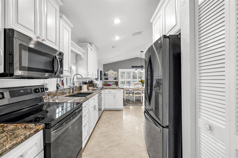 Image 14 of 42 For 12931 Elmford Ln