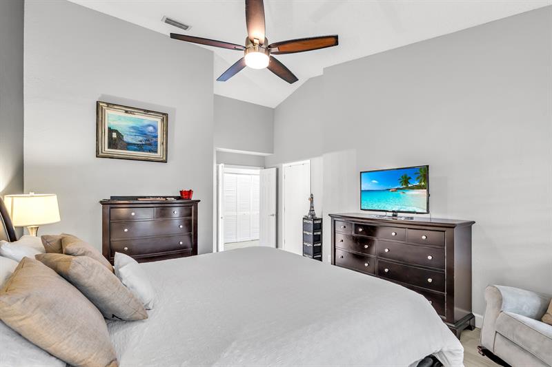 Image 23 of 42 For 12931 Elmford Ln