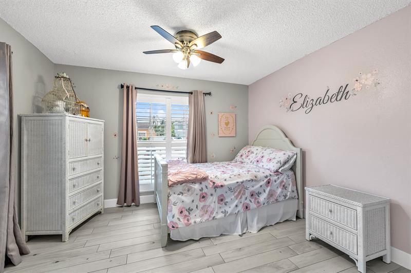 Image 25 of 42 For 12931 Elmford Ln