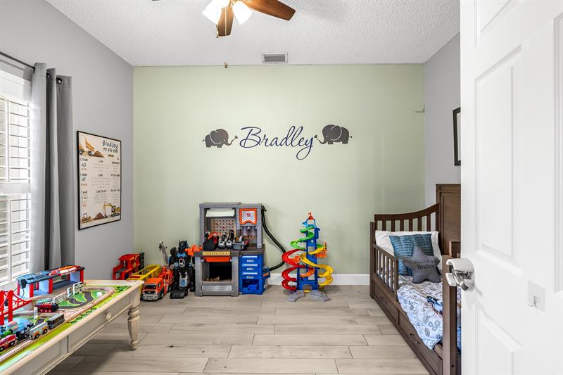 Image 26 of 42 For 12931 Elmford Ln