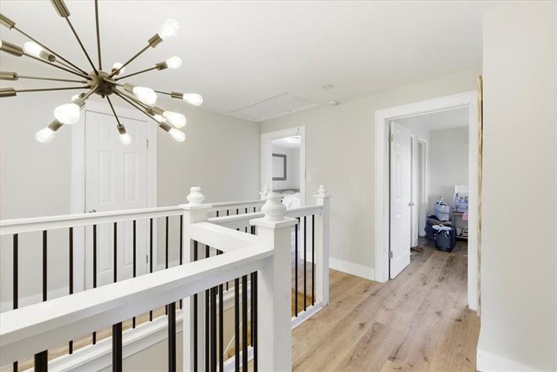 Image 17 of 32 For 819 Lytle St