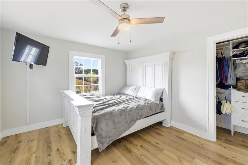 Image 18 of 32 For 819 Lytle St