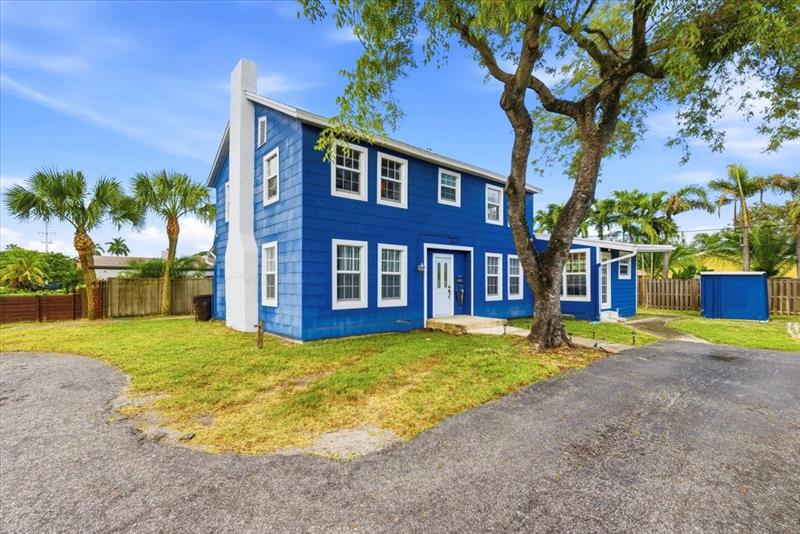 Image 22 of 32 For 819 Lytle St