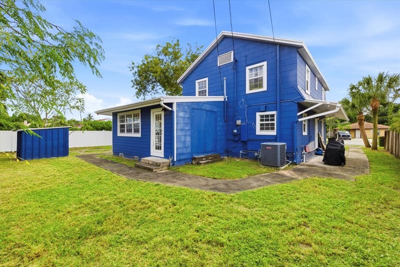 Image 24 of 32 For 819 Lytle St