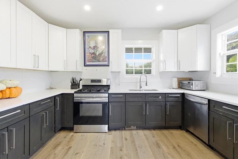 Image 7 of 32 For 819 Lytle St