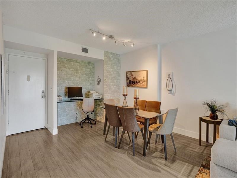 Image 10 of 23 For 4200 Hillcrest Dr  717