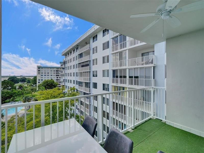 Image 21 of 23 For 4200 Hillcrest Dr  717