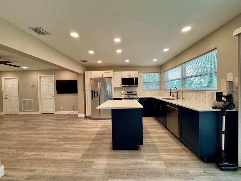 Image 11 of 36 For 1871 31st Ct