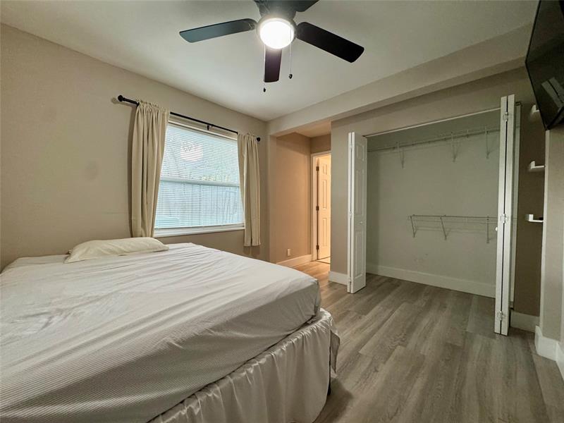 Image 23 of 36 For 1871 31st Ct