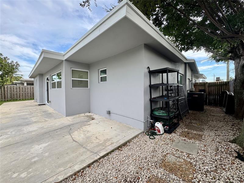 Image 32 of 36 For 1871 31st Ct