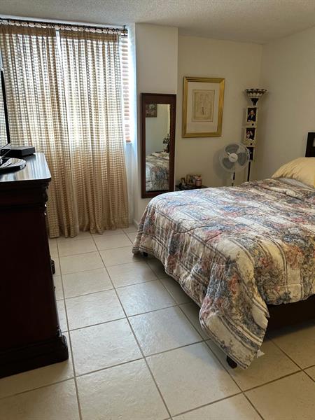 Image 6 of 11 For 2821 N Miami Beach Blvd  3m