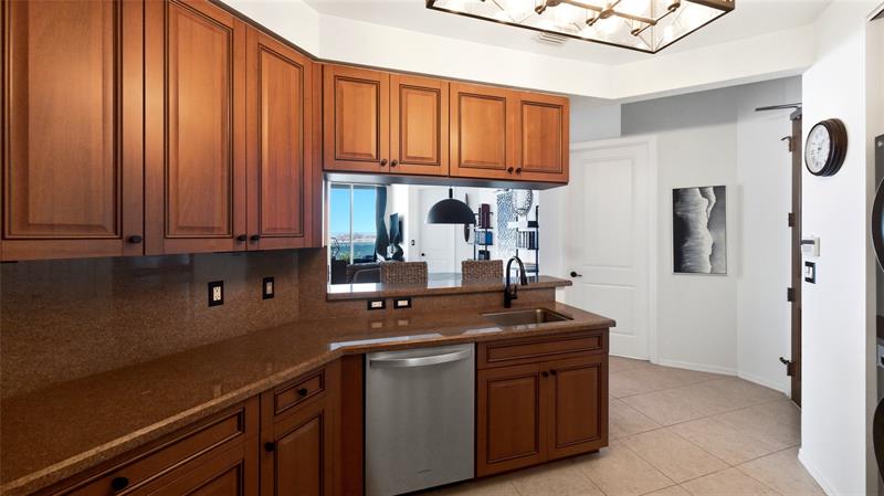 Image 10 of 38 For 347 New River Dr E  3110