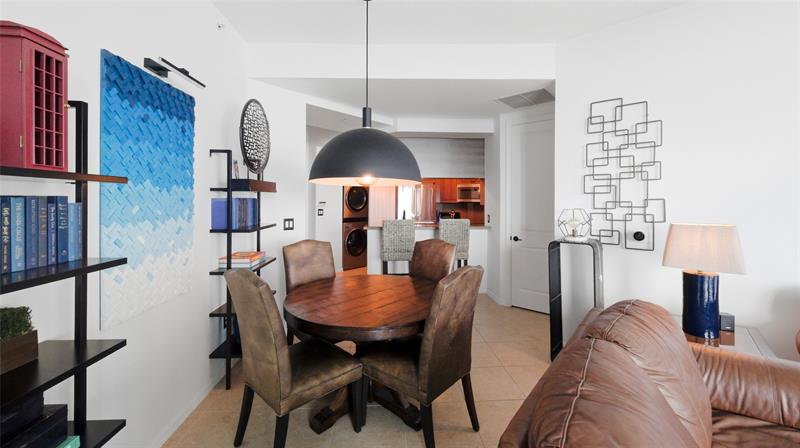 Image 15 of 38 For 347 New River Dr E  3110