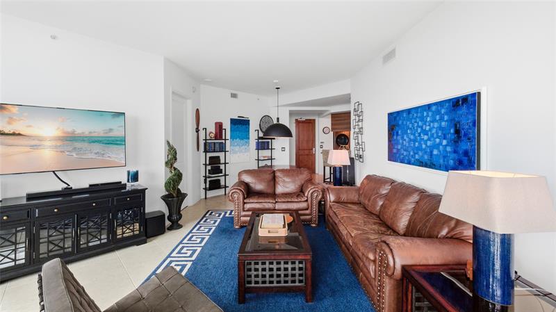 Image 17 of 38 For 347 New River Dr E  3110