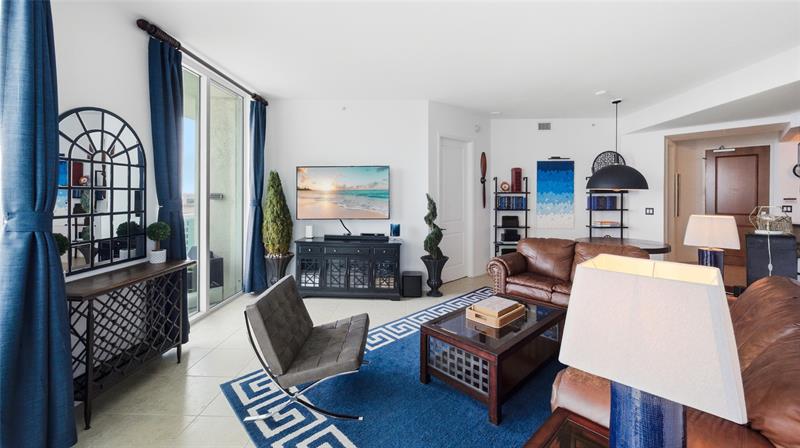 Image 18 of 38 For 347 New River Dr E  3110