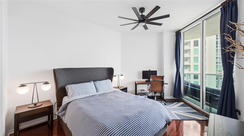 Image 23 of 38 For 347 New River Dr E  3110