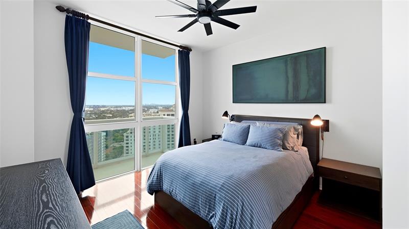 Image 27 of 38 For 347 New River Dr E  3110