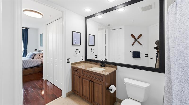 Image 31 of 38 For 347 New River Dr E  3110