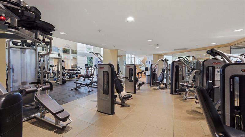 Image 32 of 38 For 347 New River Dr E  3110