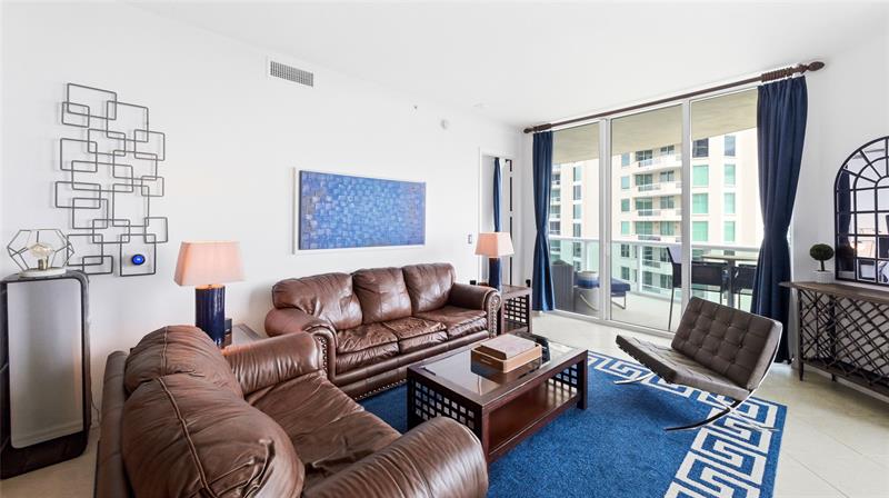 Image 6 of 38 For 347 New River Dr E  3110