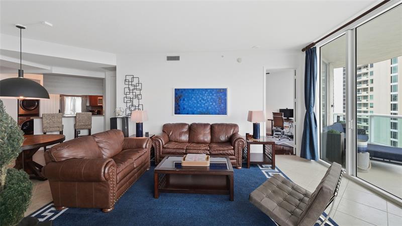 Image 7 of 38 For 347 New River Dr E  3110