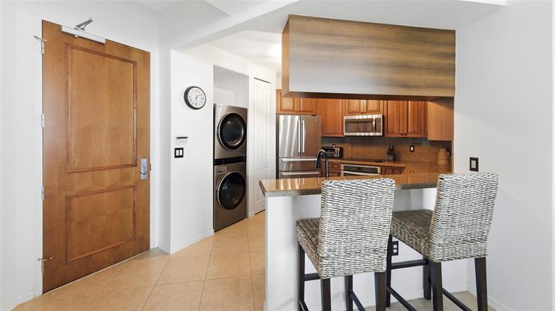 Image 8 of 38 For 347 New River Dr E  3110