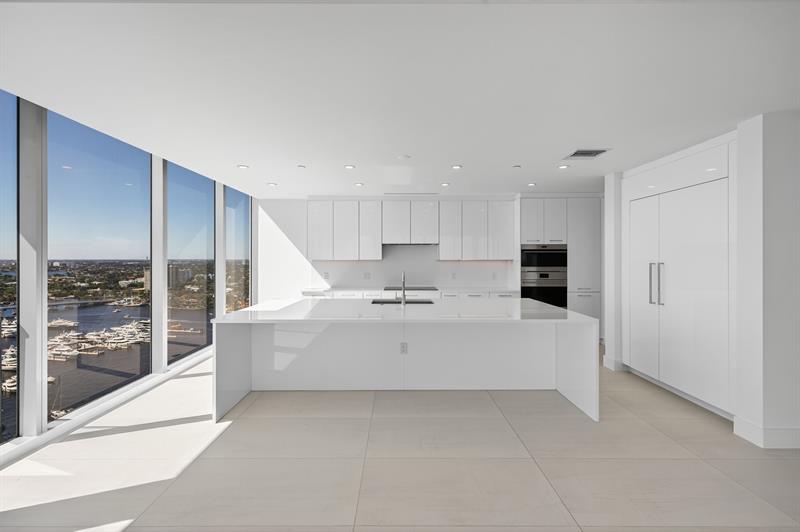 Image 10 of 68 For 153 Seabreeze Blvd  2202-s