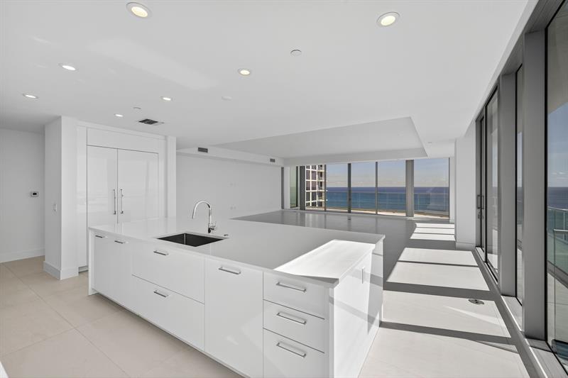 Image 12 of 68 For 153 Seabreeze Blvd  2202-s