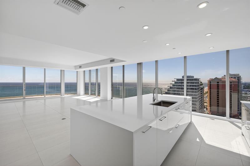 Image 13 of 68 For 153 Seabreeze Blvd  2202-s