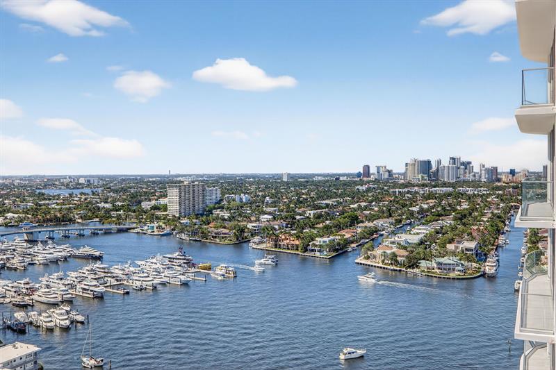 Image 22 of 68 For 153 Seabreeze Blvd  2202-s