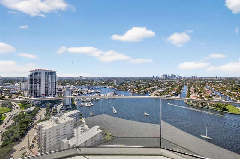 Image 32 of 68 For 153 Seabreeze Blvd  2202-s