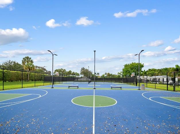 Image 25 of 33 For 19426 Colorado Cir