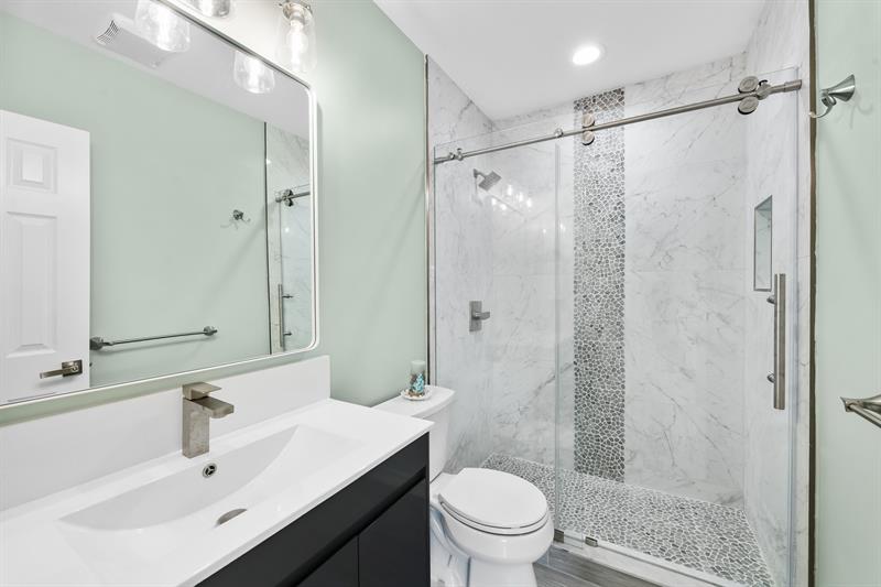 Image 10 of 17 For 5700 22nd Way  321