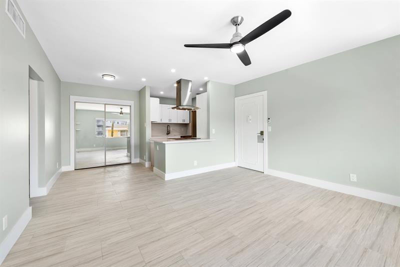 Image 4 of 17 For 5700 22nd Way  321