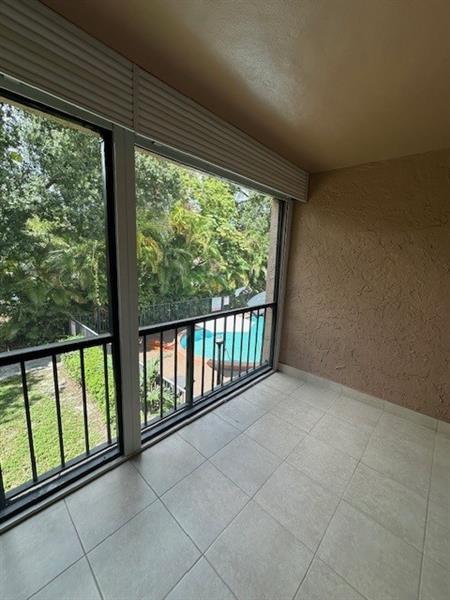 Image 33 of 48 For 2700 Coral Springs Dr  207