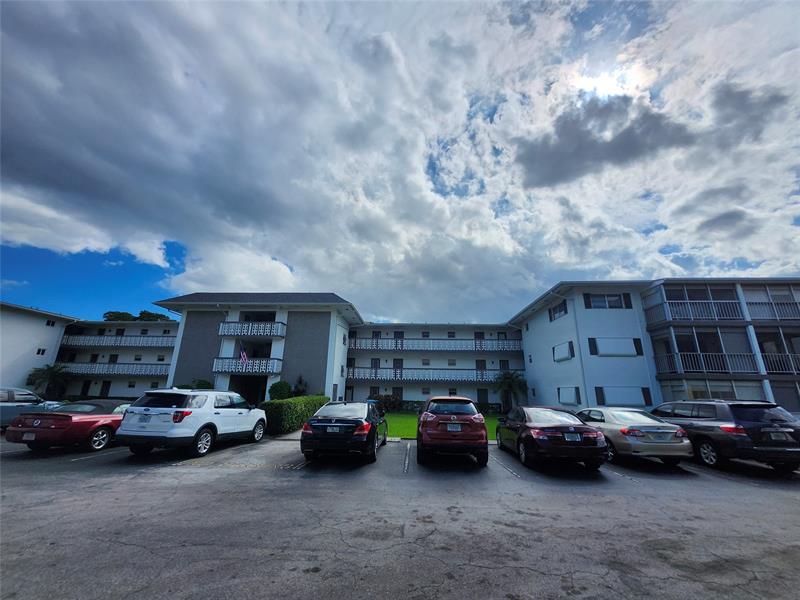 Details for 1201 Hillcrest Ct  105, Hollywood, FL 33021